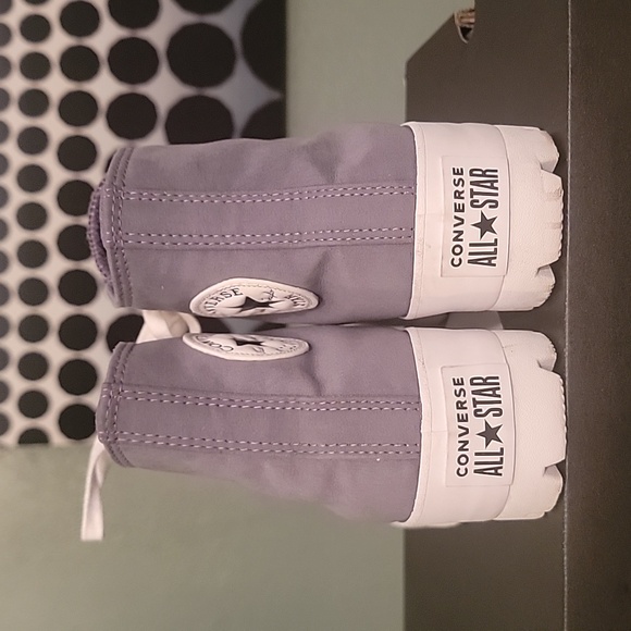 Converse tennis shoes - Picture 3 of 10